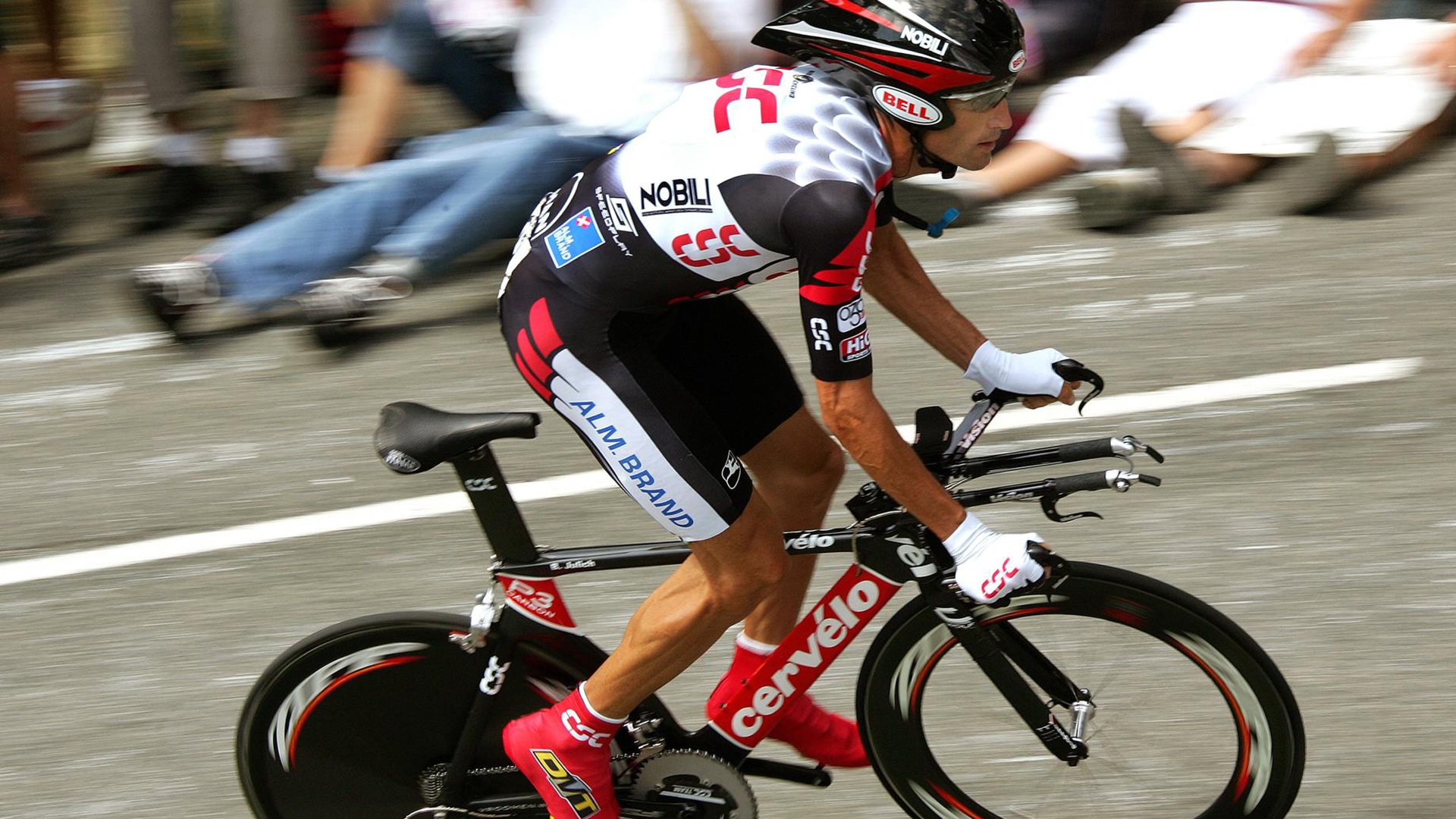 洪都拉斯末节带走多特蒙德，阿什拉夫，从流亡者到关键先生