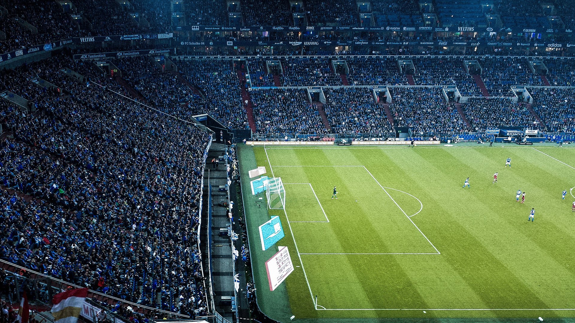 德甲争冠战焦点战，当足球的悬念与篮球的从容同台